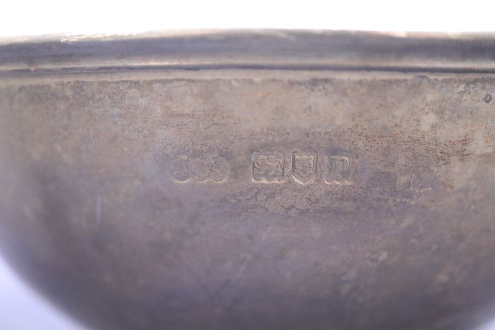 A George V silver bowl, Reid & Sons, London, 1910, 14cm, 8.5oz.